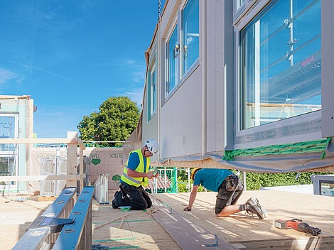 Fertighaus: Montage Wand